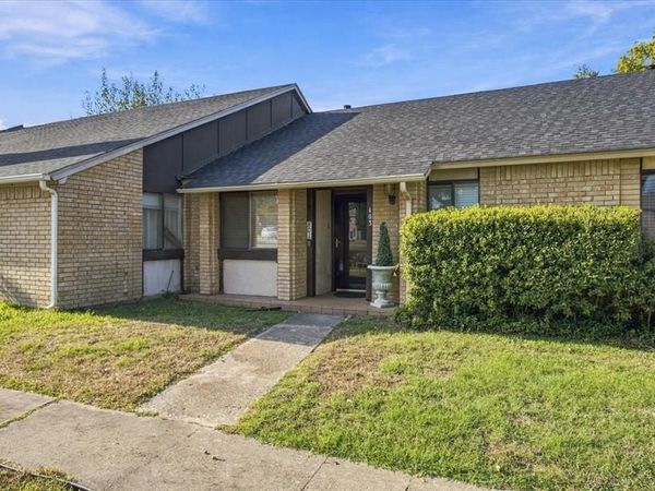 801 W Russell Avenue , Unit 103, Bonham, TX 75418
