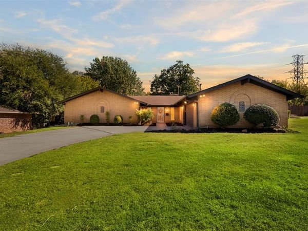 6313 Whitman Avenue, Fort Worth, TX 76133