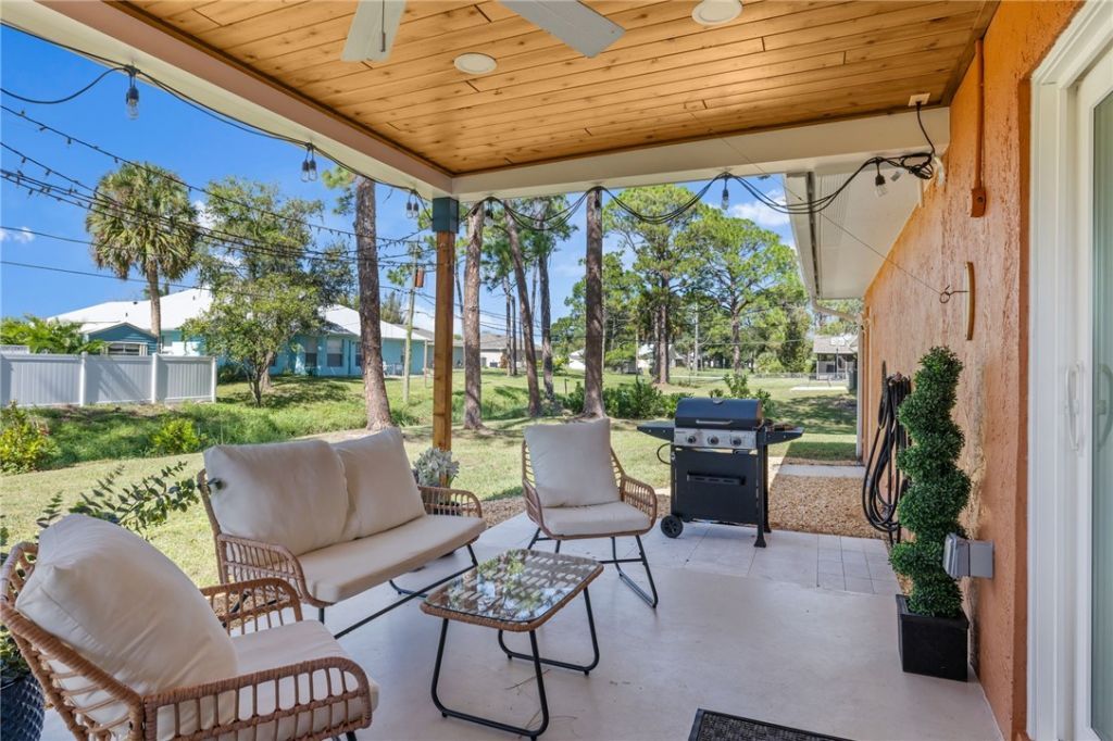 1030 Roseland Road, Sebastian, FL 32958 Photo