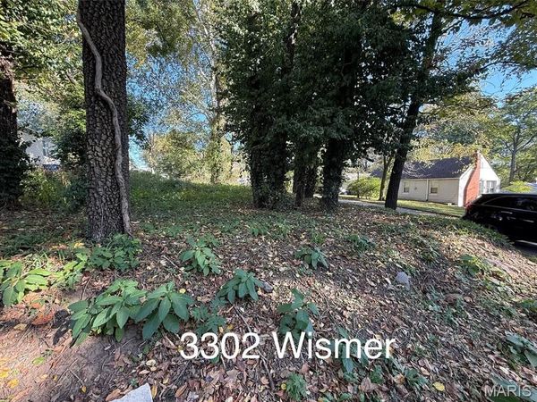 3302 Wismer Road , Breckenridge Hills, MO 63074