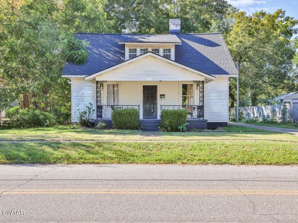 907 Stonewall St N, McKenzie, TN 38201