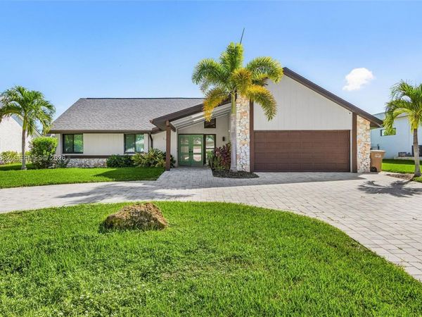 5413 Skyline Blvd , Cape Coral, FL 33914