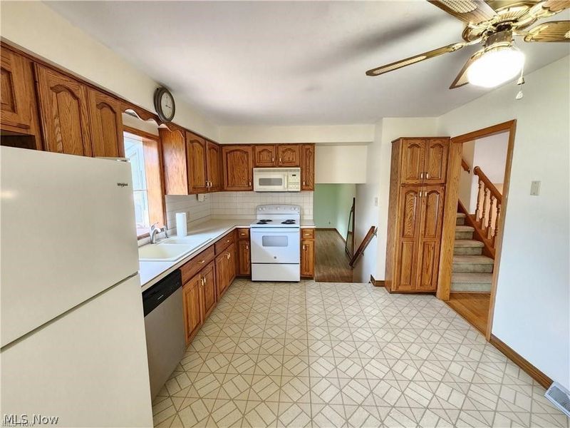 5650 Cascade Court, Seven Hills, OH 44131 Photo 2