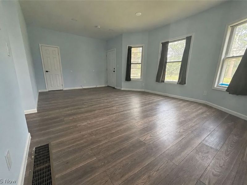 1588 S Green Road, South Euclid, OH 44121 Photo 3