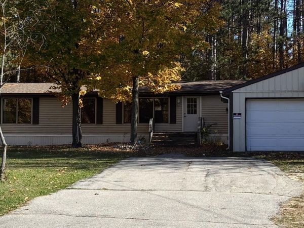 2823 Ironwood Drive E, Grawn, MI 49685