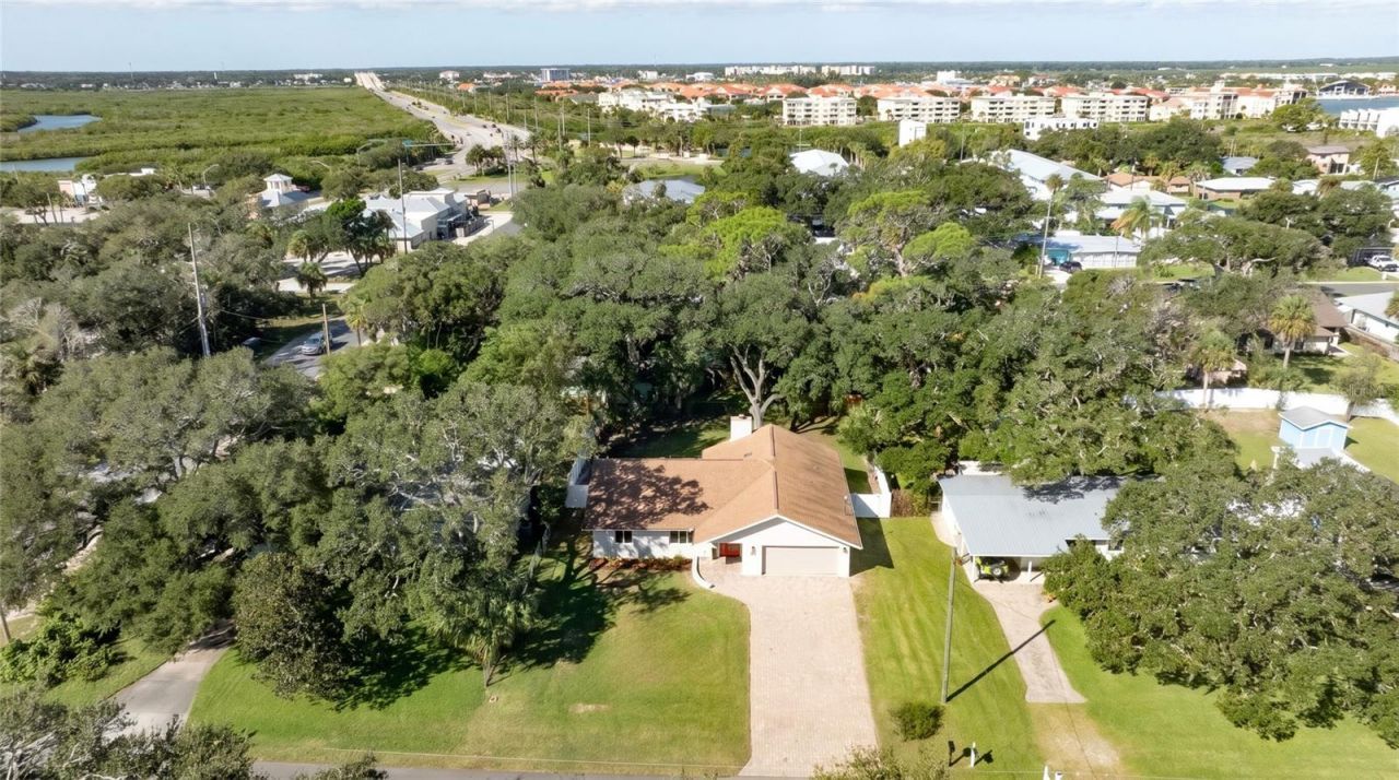 646 Yupon Avenue , New Smyrna Beach, FL 32169 Photo