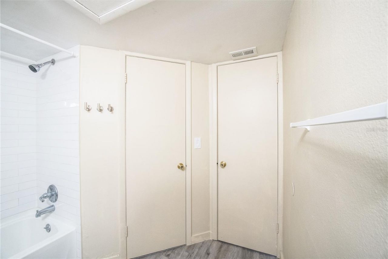 315 Lakepointe Drive , Unit 204, Altamonte Springs, FL 32701 Photo