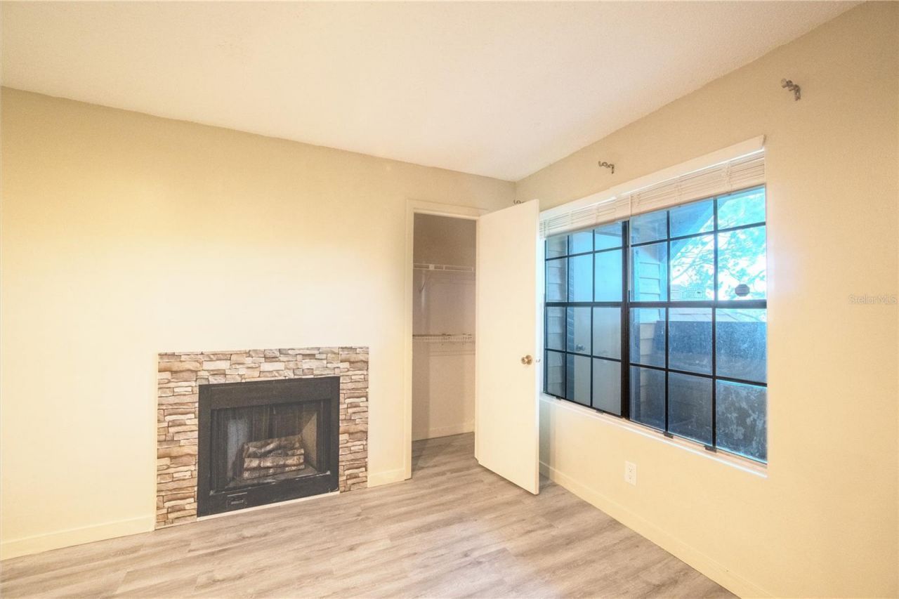 315 Lakepointe Drive , Unit 204, Altamonte Springs, FL 32701 Photo