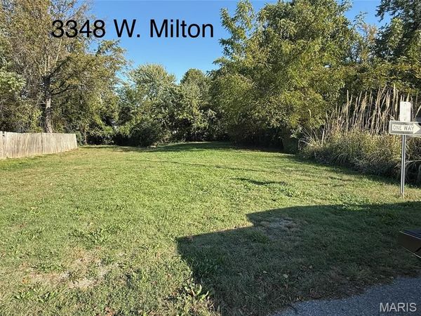 3348 W Milton Avenue , Breckenridge Hills, MO 63114