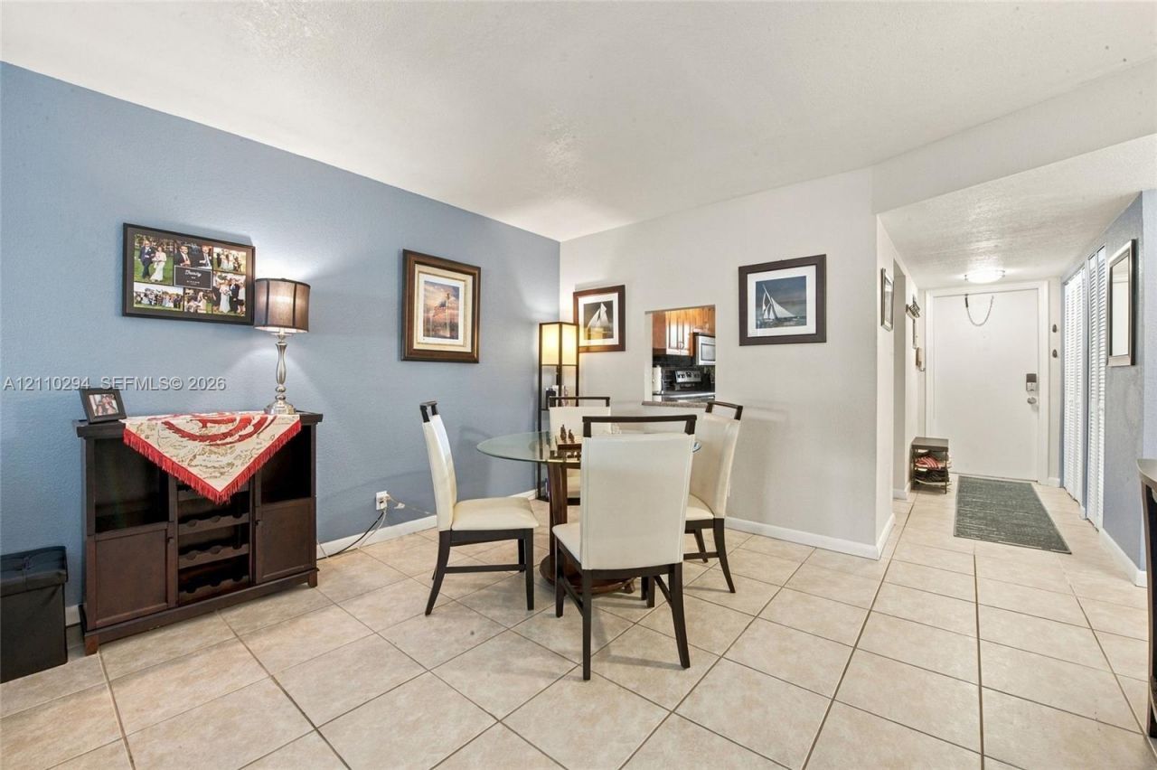 8605 W Sample Rd , Unit 211, Coral Springs, FL 33065 Photo