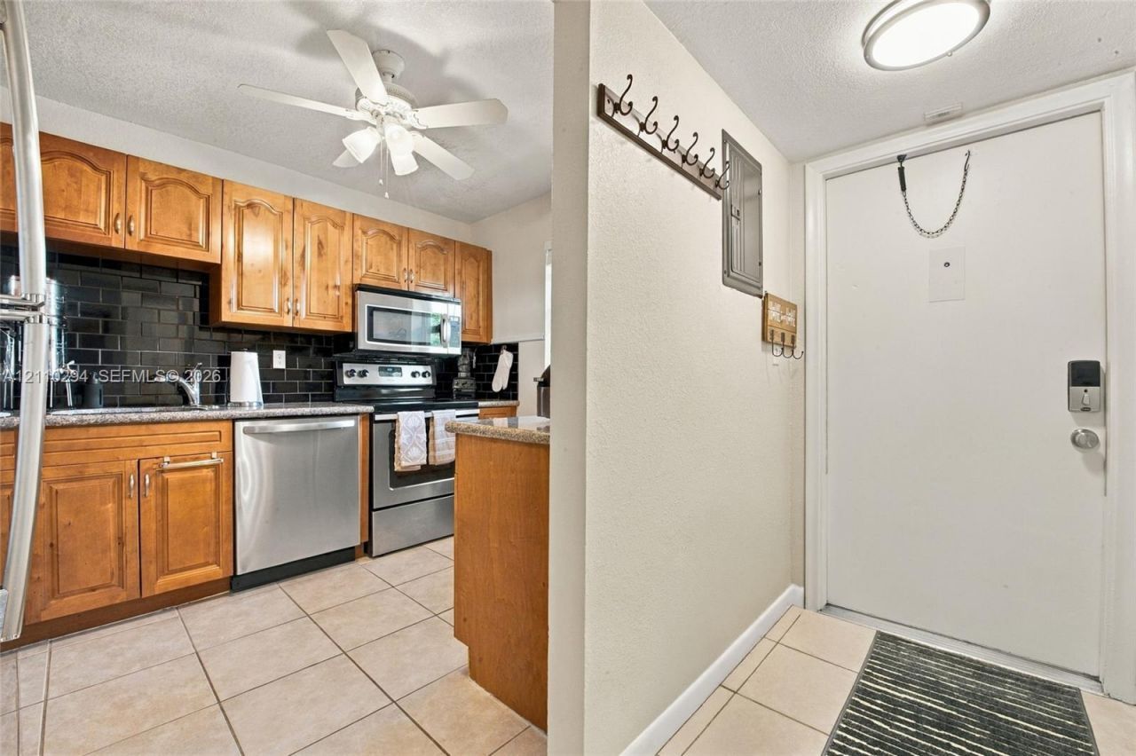 8605 W Sample Rd , Unit 211, Coral Springs, FL 33065 Photo