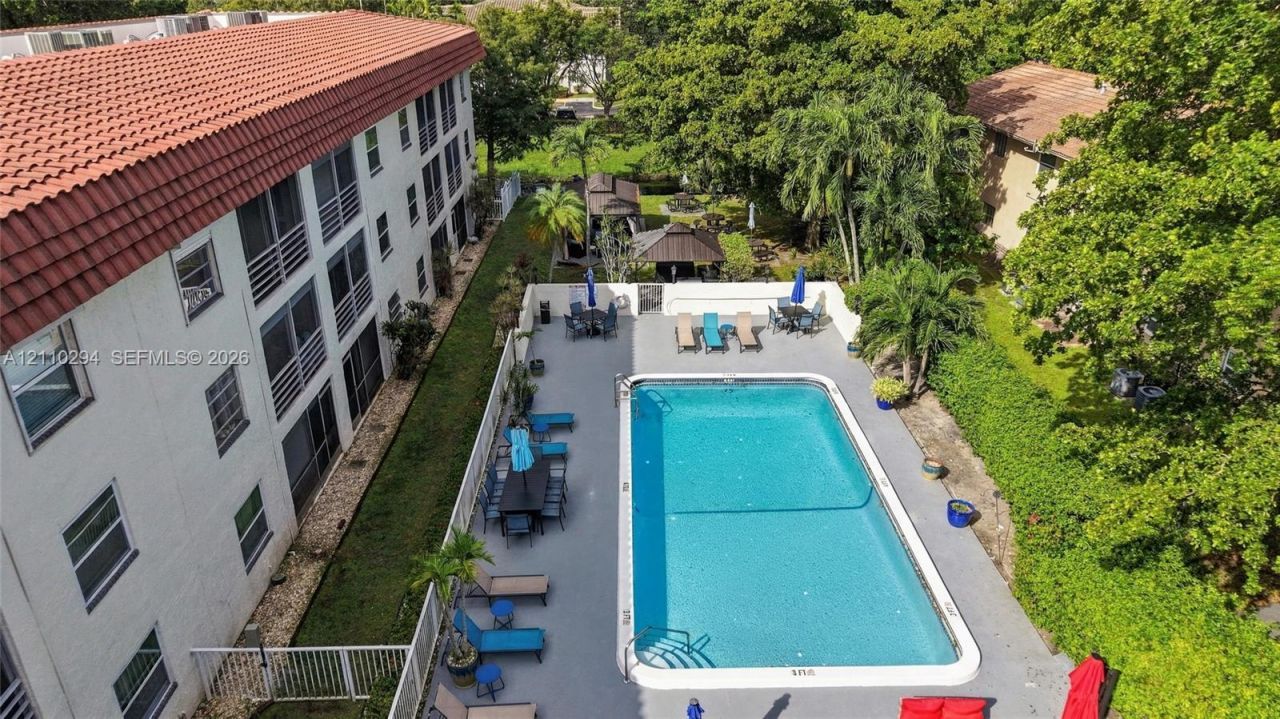 8605 W Sample Rd , Unit 211, Coral Springs, FL 33065 Photo