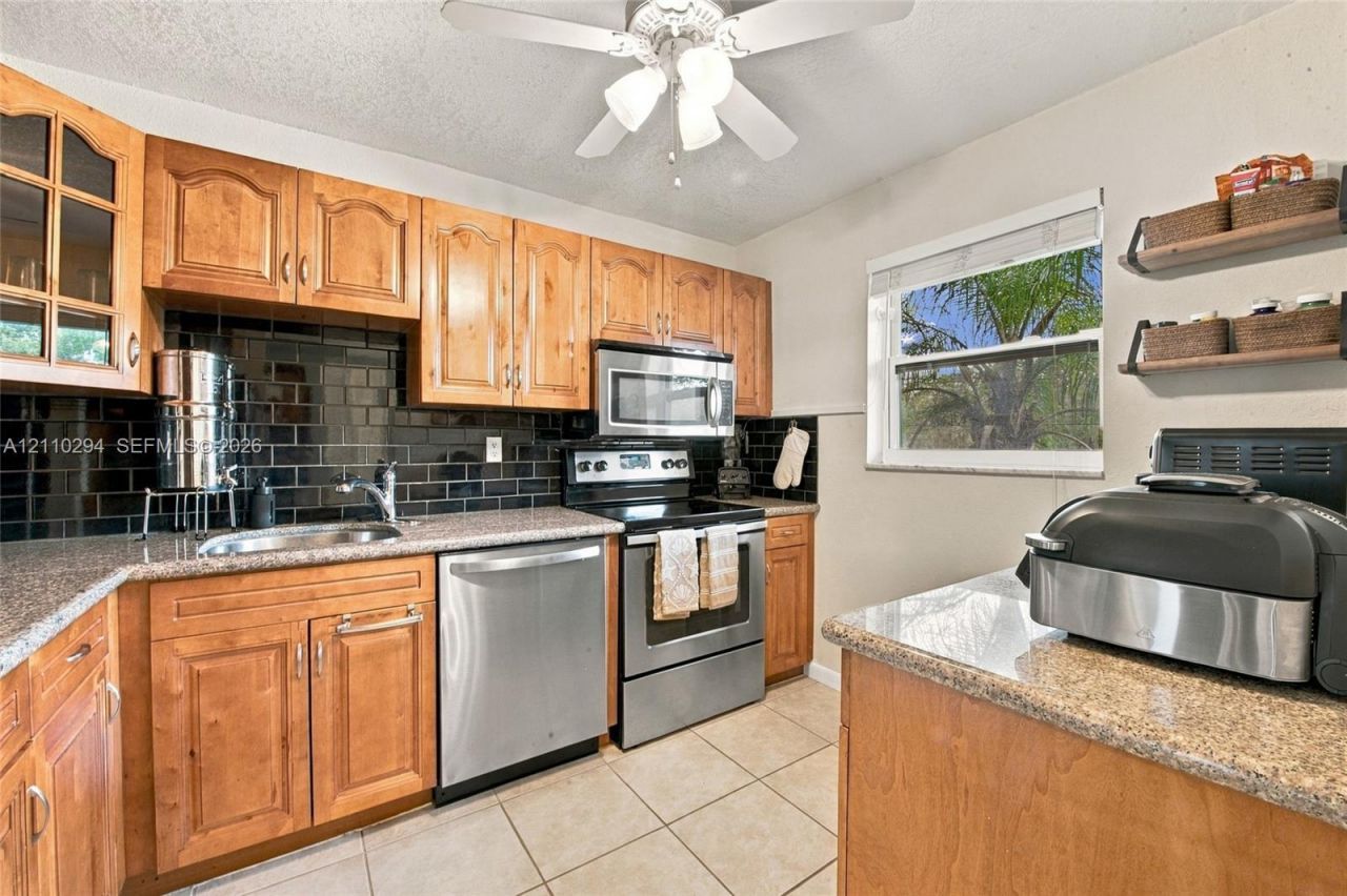 8605 W Sample Rd , Unit 211, Coral Springs, FL 33065 Photo