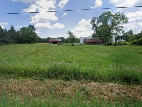 5193 Young Road , Stow, OH 44224
