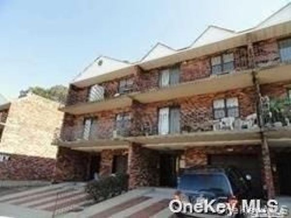 69-03 242 Street , Unit 39E, Douglaston, NY 11362