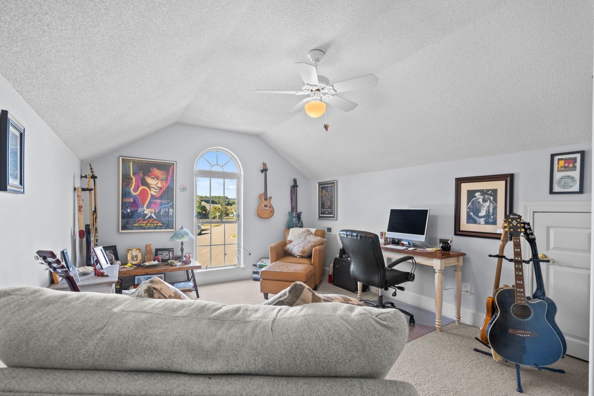 607 Clandon Ct. Photo 34
