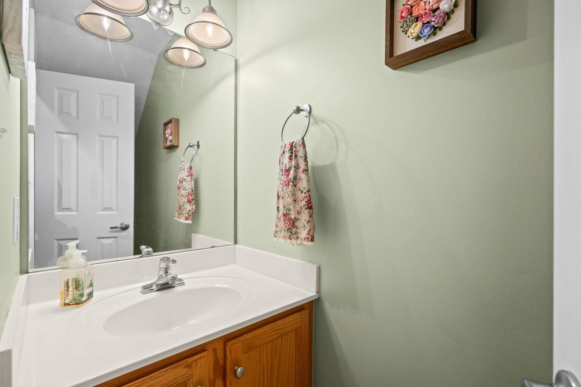 607 Clandon Ct. Photo 35