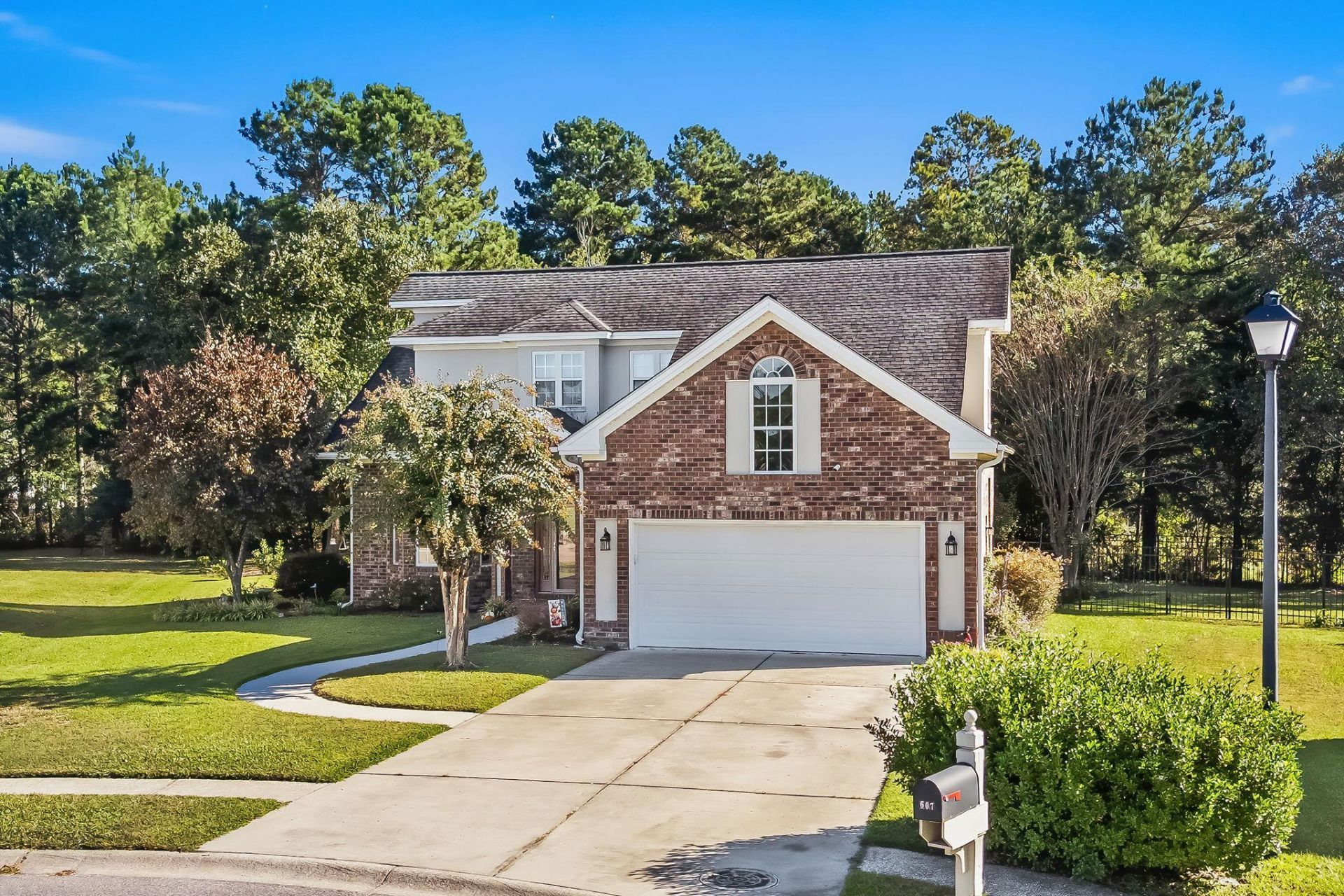 607 Clandon Ct. Photo 38