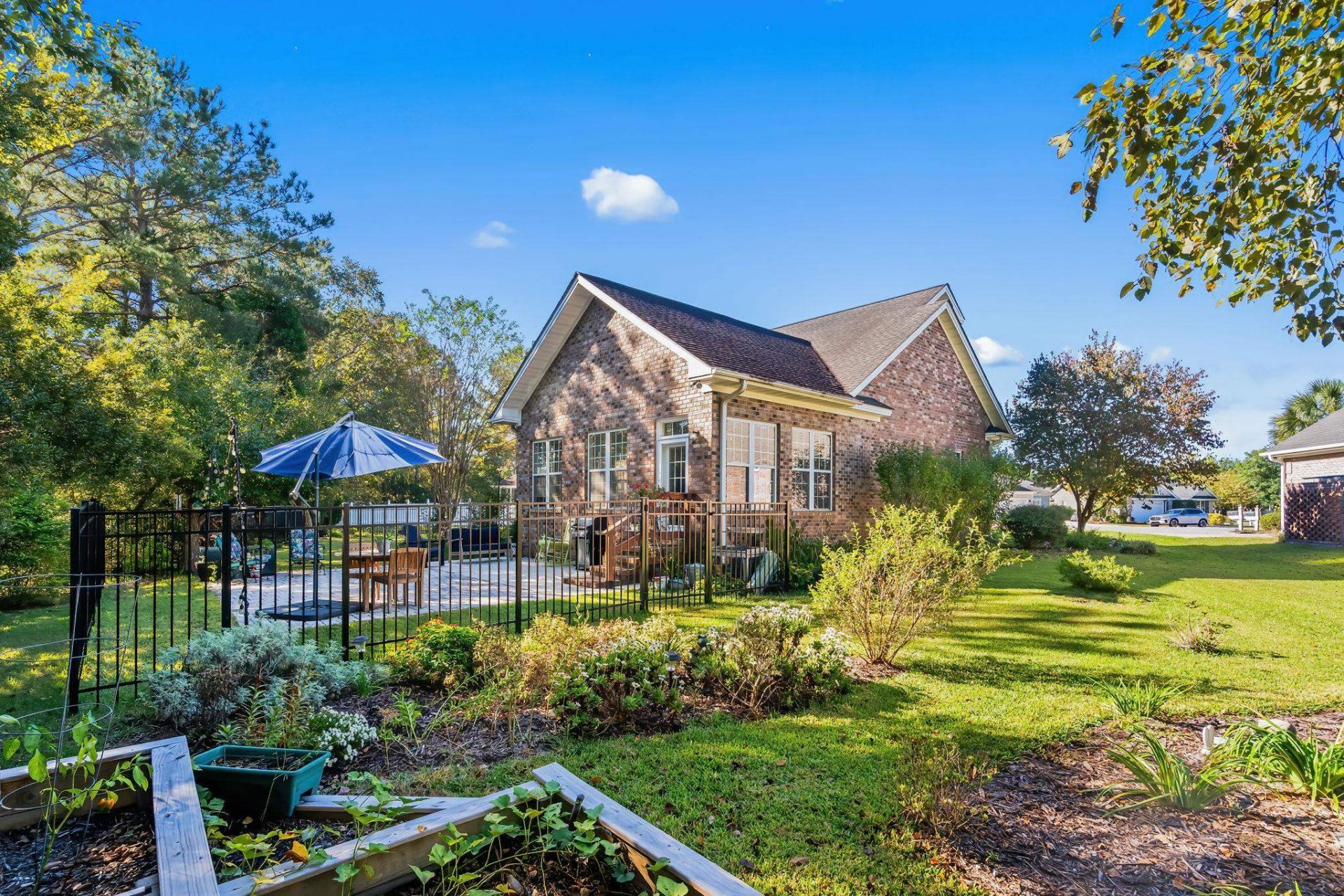 607 Clandon Ct. Photo 49