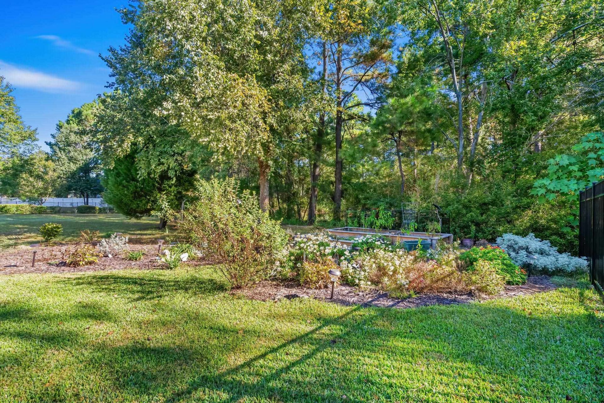 607 Clandon Ct. Photo 52