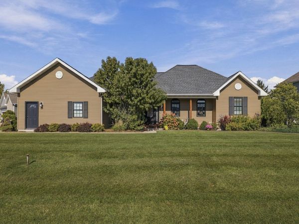 514 Summerfield Dr, Williams Bay, WI 53191