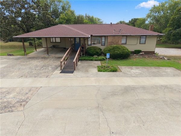 601 Orchard Drive , Berryville, AR 72616