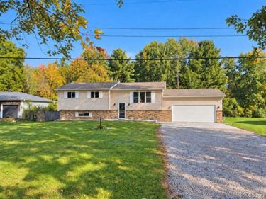2066 W Lake Road, Vienna Township, Mi 48420