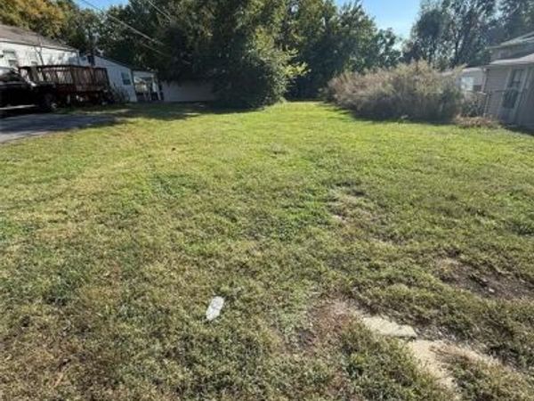 9330 Latrobe Avenue , Breckenridge Hills, MO 63114