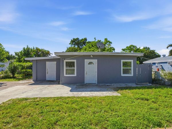 1064 HIGHVIEW Road, Lake Worth, FL 33462