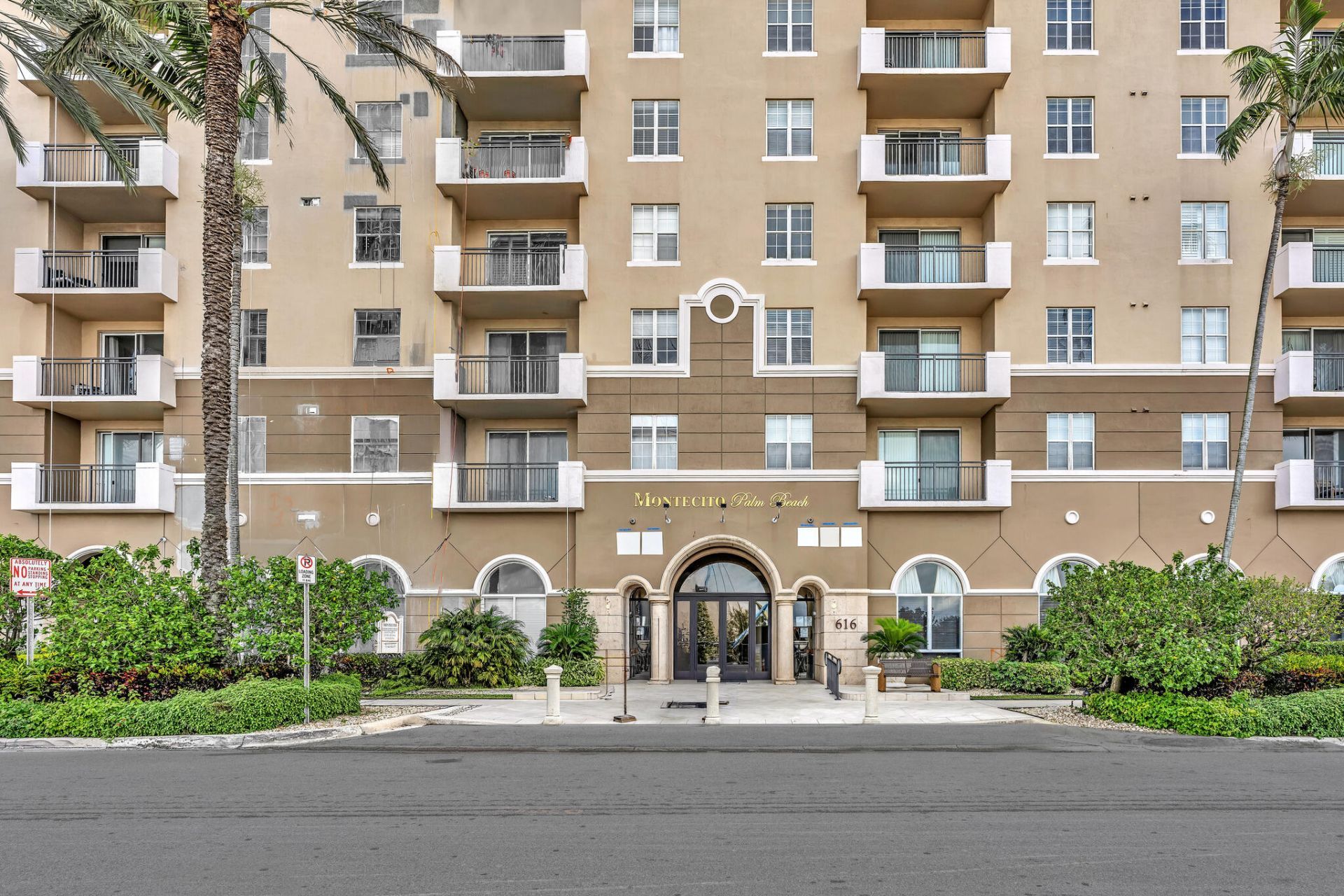 616 Clearwater Park Road, Unit 213, West Palm Beach, FL 33401 Photo