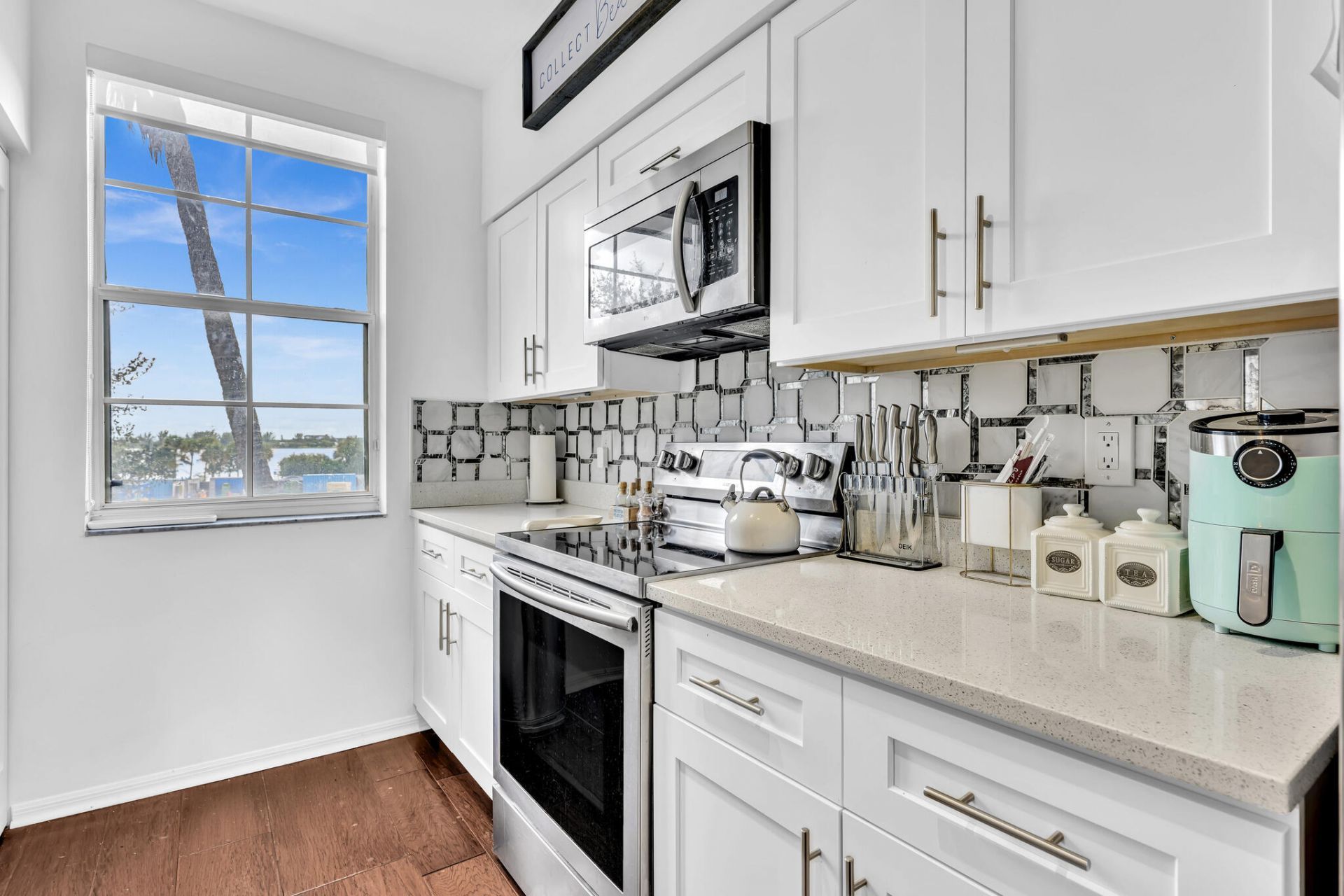 616 Clearwater Park Road, Unit 213, West Palm Beach, FL 33401 Photo