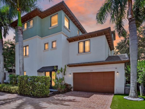 125 NW GARDNER Street, Boca Raton, FL 33432