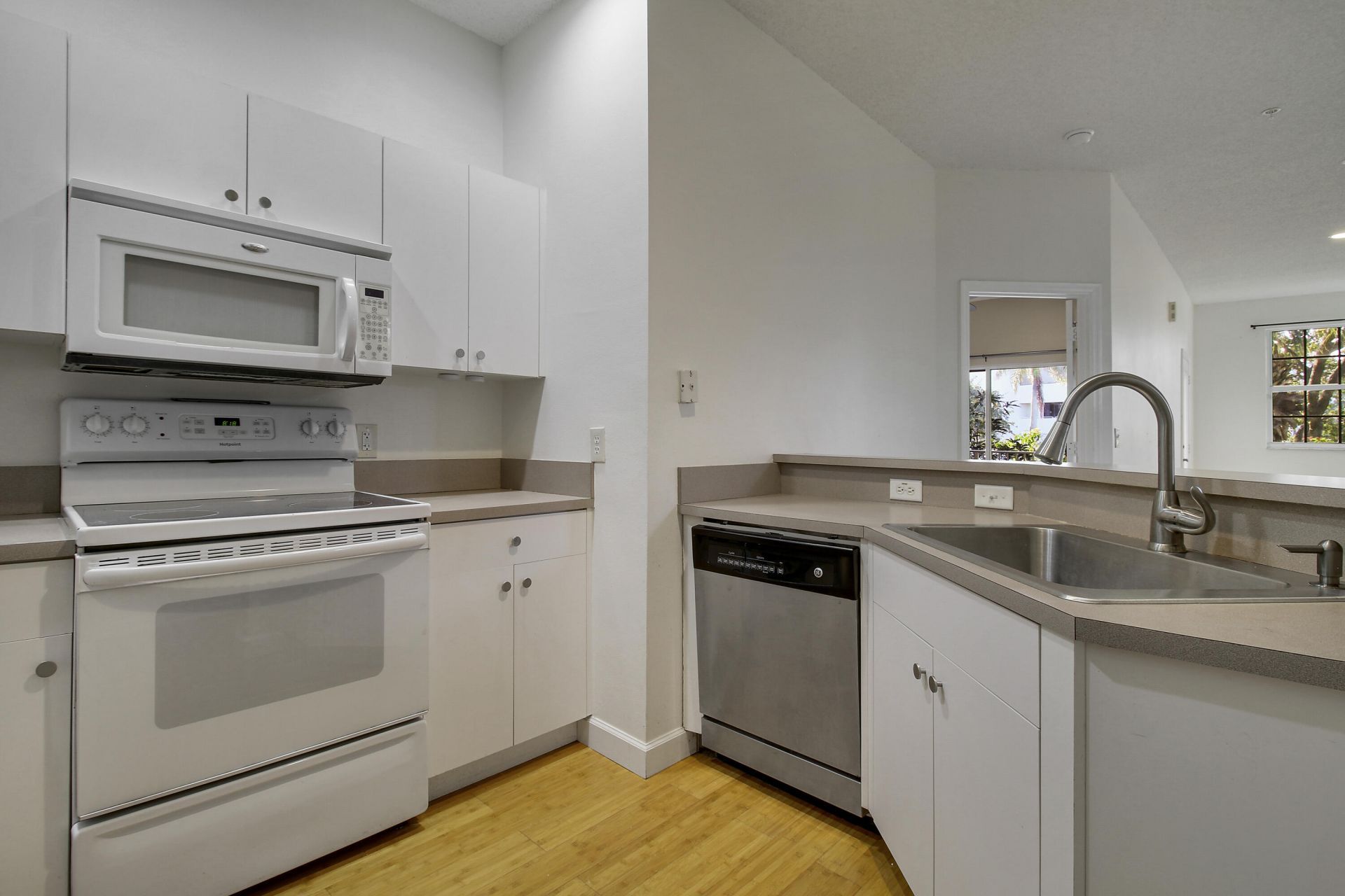 111 Lighthouse Circle, Unit H, Tequesta, FL 33469 Photo