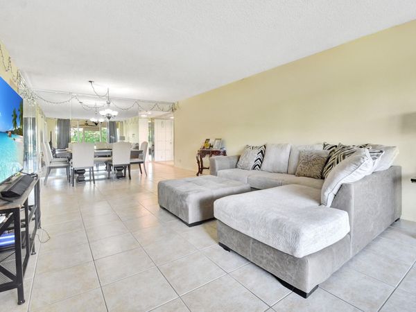 2671 S COURSE Drive, Unit 105, Pompano Beach, FL 33069
