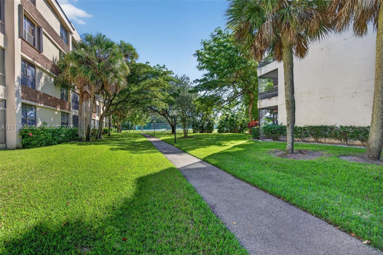 7500 NW 1st Ct , Unit 302-3, Plantation, FL 33317 Photo