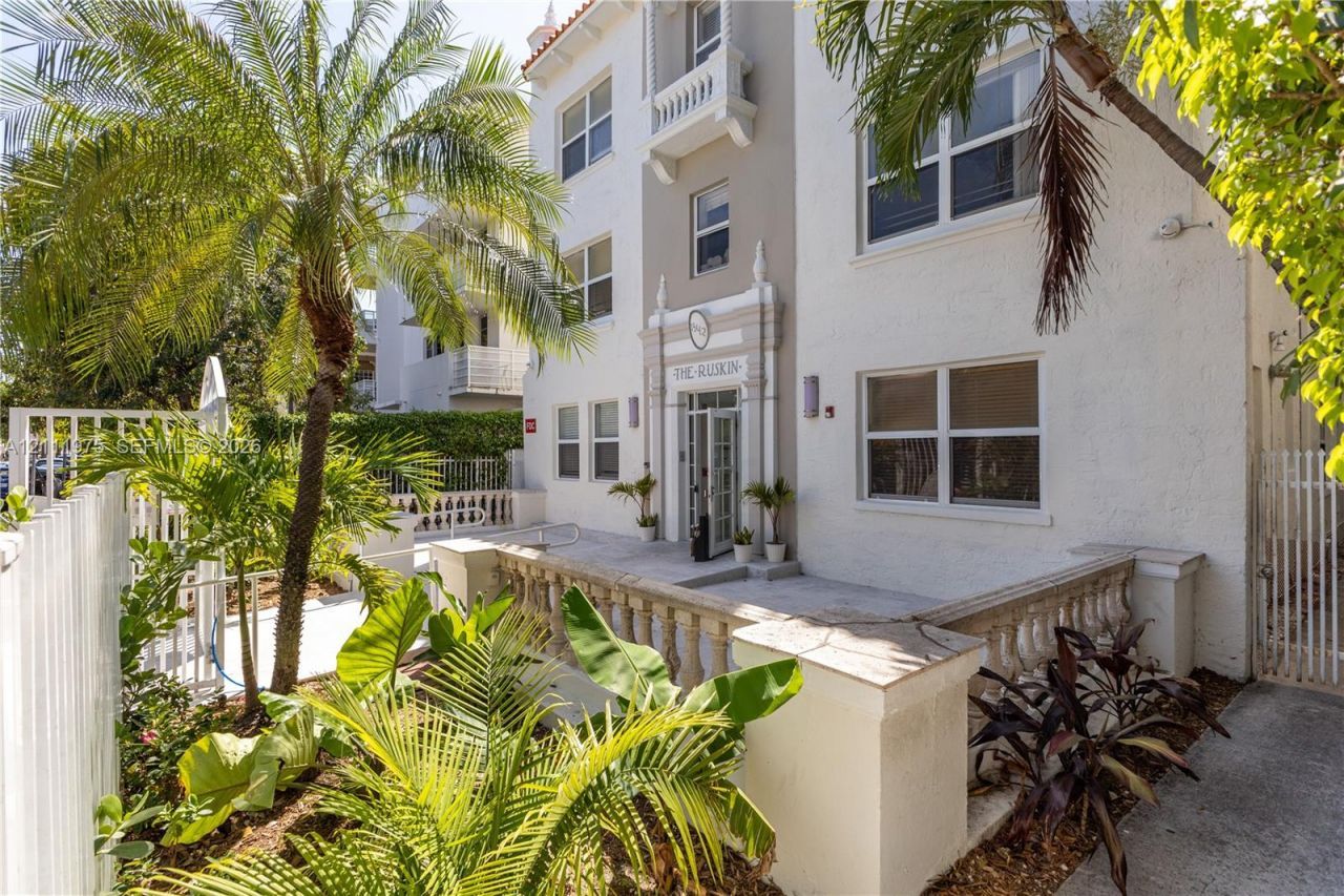 1542 Drexel Ave , Unit 206, Miami Beach, FL 33139 Photo