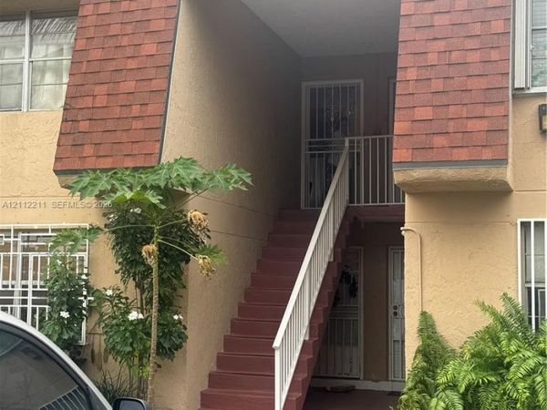 200 NW 107th Ave , Unit 201, Miami, FL 33172