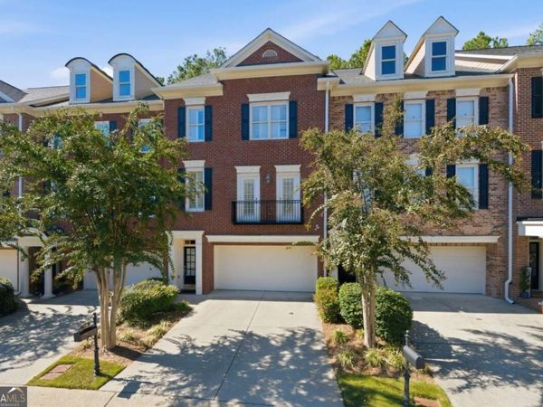 576 Vinings Estates Drive SE, Smyrna, GA 30126