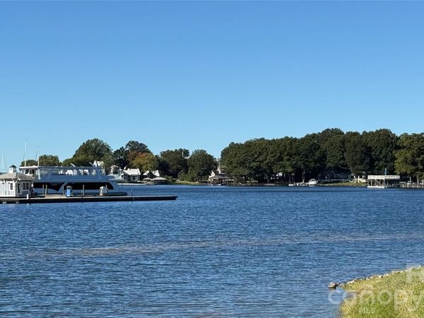 18726 Nautical Drive , Unit 103, Cornelius, NC 28031