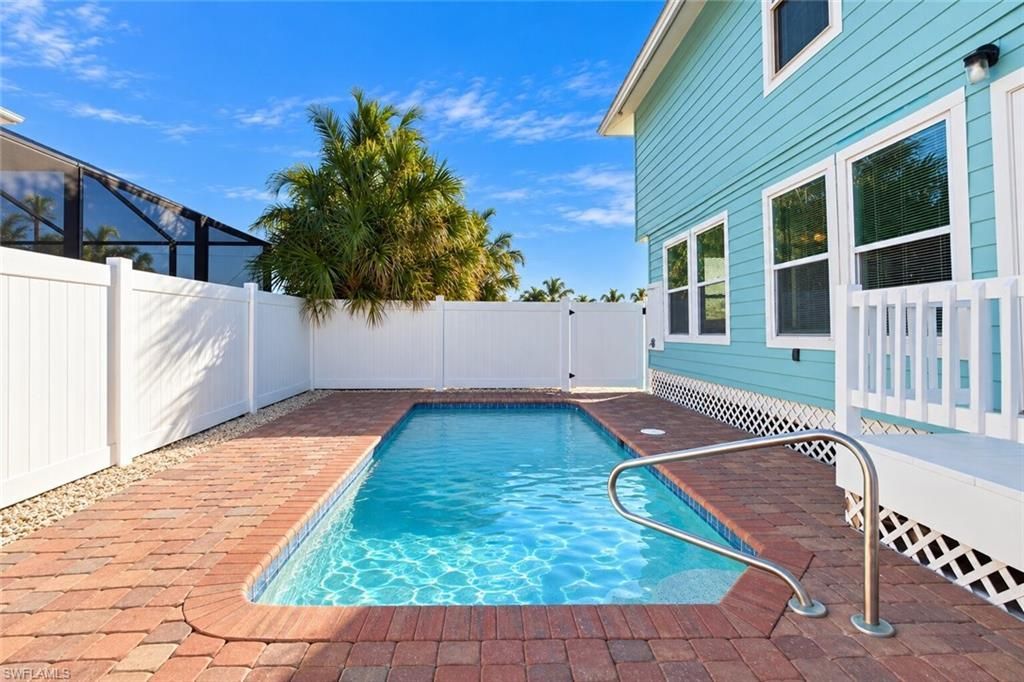 285 Lazy Way , Fort Myers Beach, FL 33931 Photo