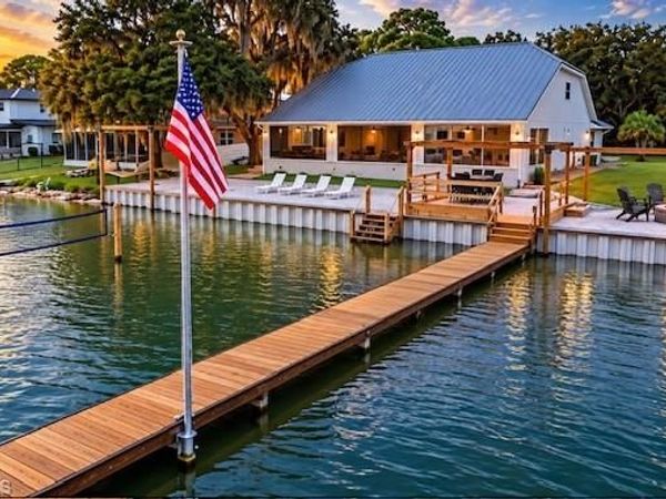 560 Lake June RD , LAKE PLACID, FL 33852