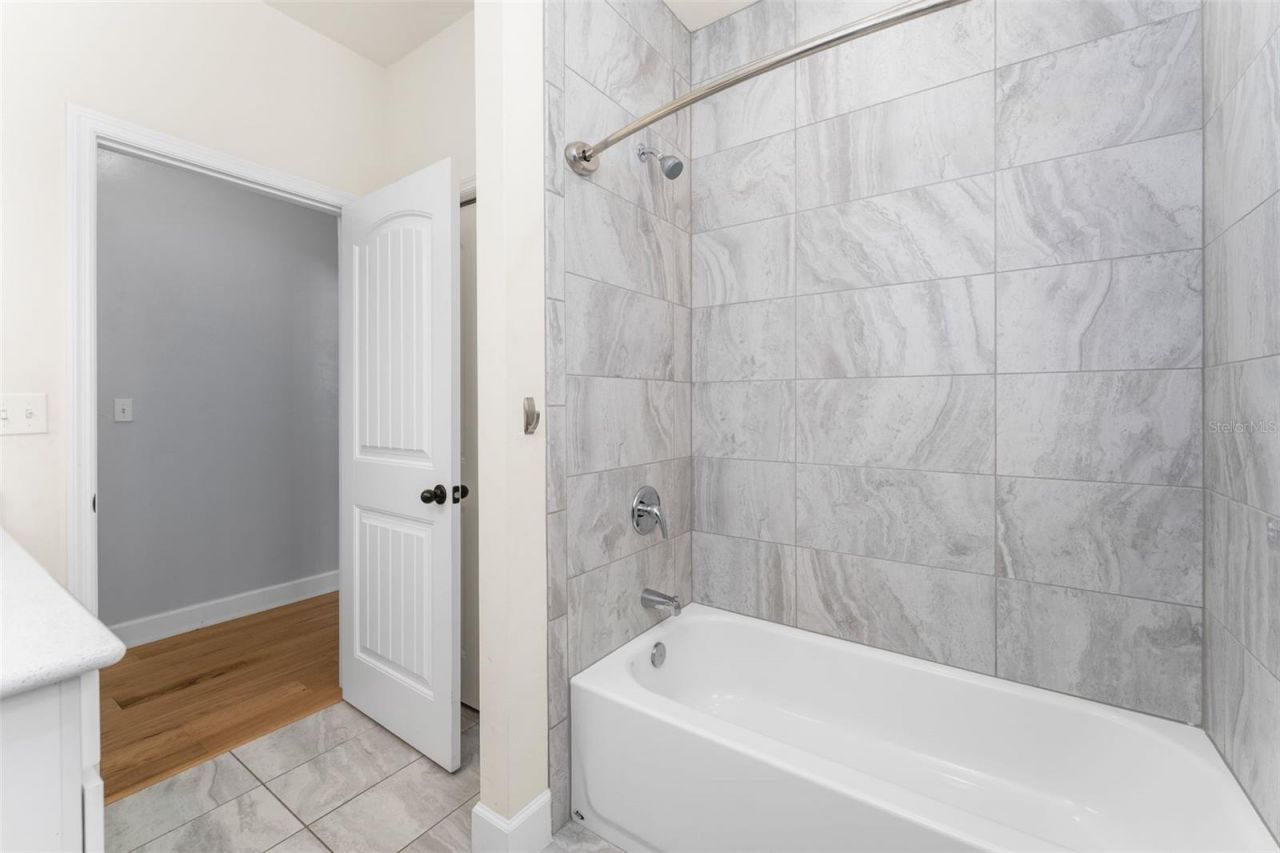 8499 NE 8th Place , High Springs, FL 32643 Photo