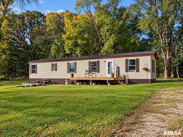 176 LAKE WARREN Drive, Monmouth, IL 61462