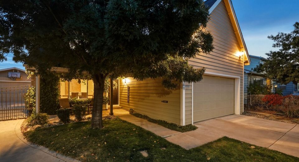 741 Balzar Circle, Reno, NV 89502 Photo