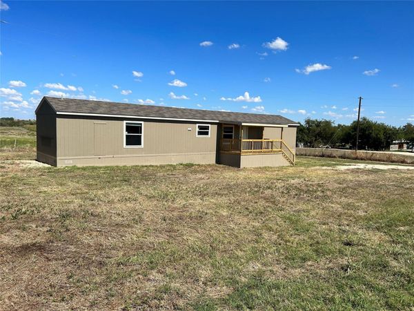 1683 Rogers Cemetery RD , Rogers, TX 76569