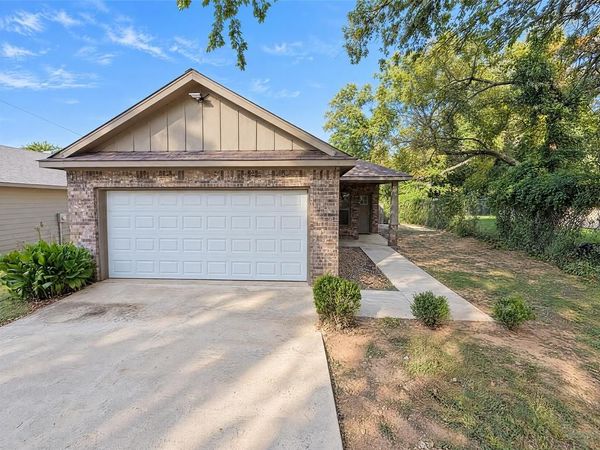 186 S Preston Street, Alvarado, TX 76009