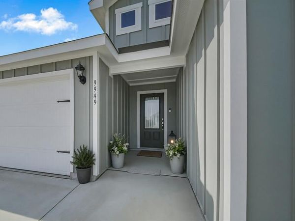 9949 Voyager Lane, Fort Worth, TX 76131
