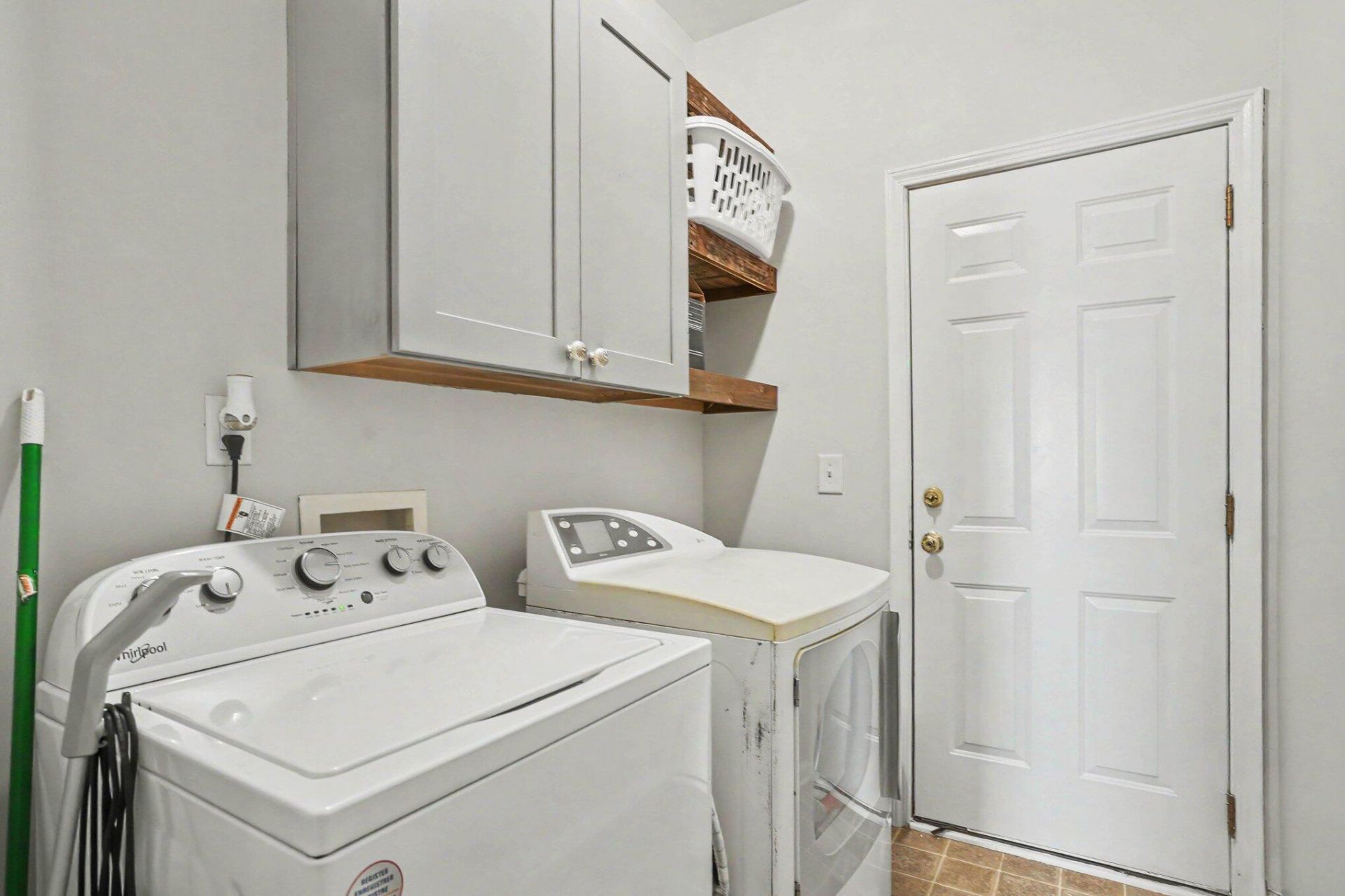 2819 Summertrees Boulevard Photo 33