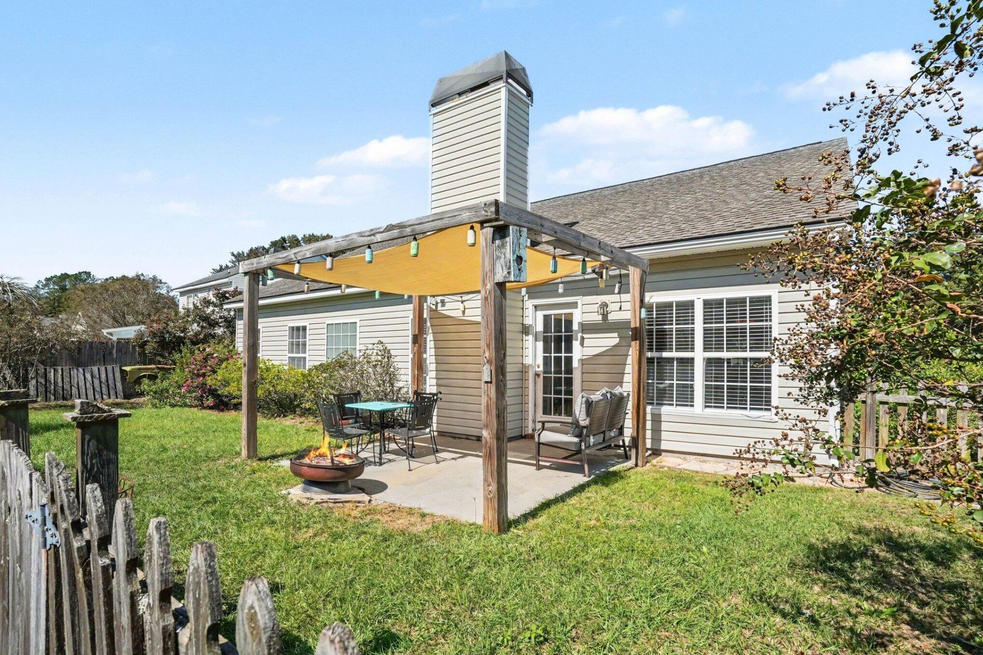 2819 Summertrees Boulevard Photo 4