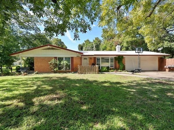1703 Nueces Trail, Arlington, TX 76012